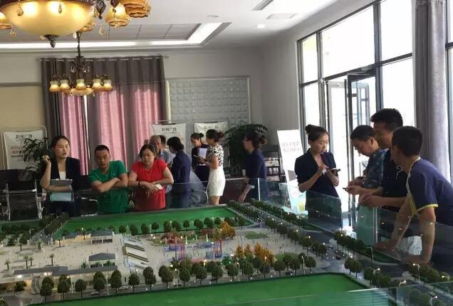 福利來啦！階州廣場很！熱！鬧！