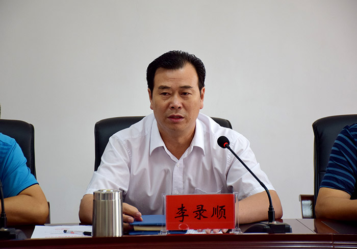 公司召開新聘用員工述職測評考核大會(huì)