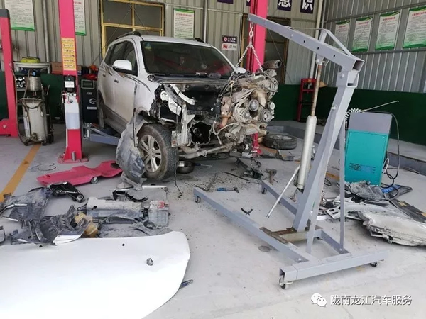 金錘鈑金，銀槍噴漆！龍江汽修值得信賴！