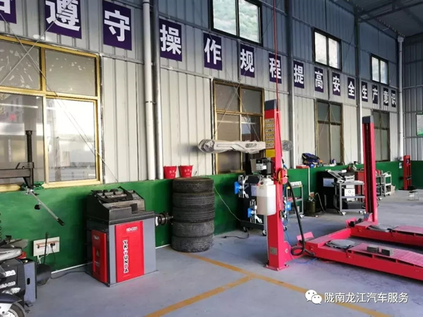 金錘鈑金，銀槍噴漆！龍江汽修值得信賴！